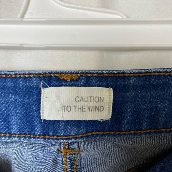 #153 CAUTION TO THE WIND distressed skinny jeans - Picture 4 of 5